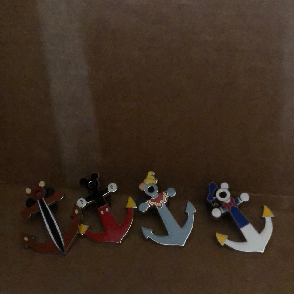 Bundle of 4 Disney anchor pins